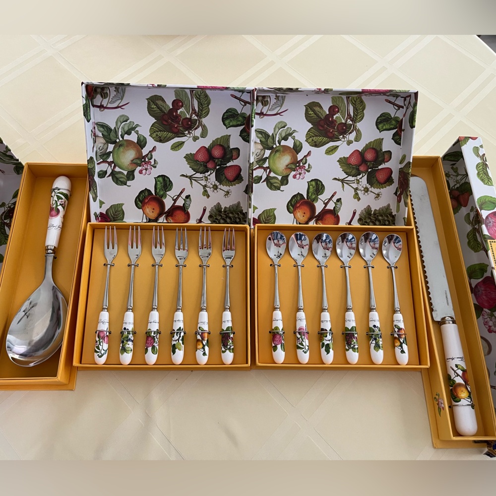 Portmeirion Pomona serving pieces c